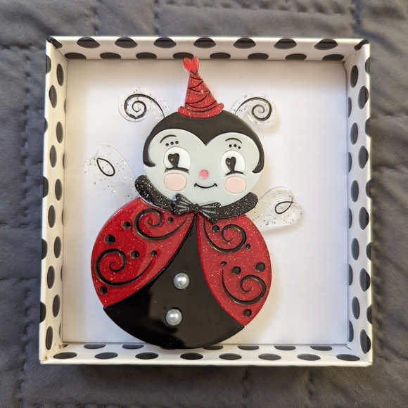 Lipstick & Chrome Acrylic Ladybug Valentine's Day Brooch - Picture 2 of 4